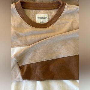 Abercrombie & Fitch modest cropped pullover